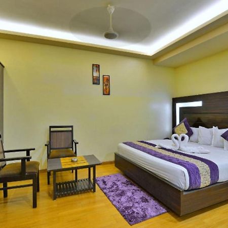 ג'אבלפור Hotel Samrat מראה חיצוני תמונה