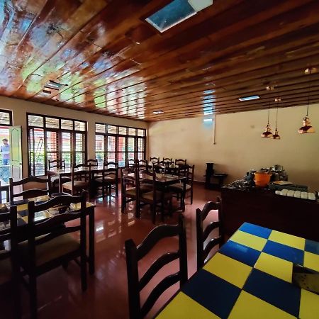 ג'אבלפור Hotel Samrat מראה חיצוני תמונה