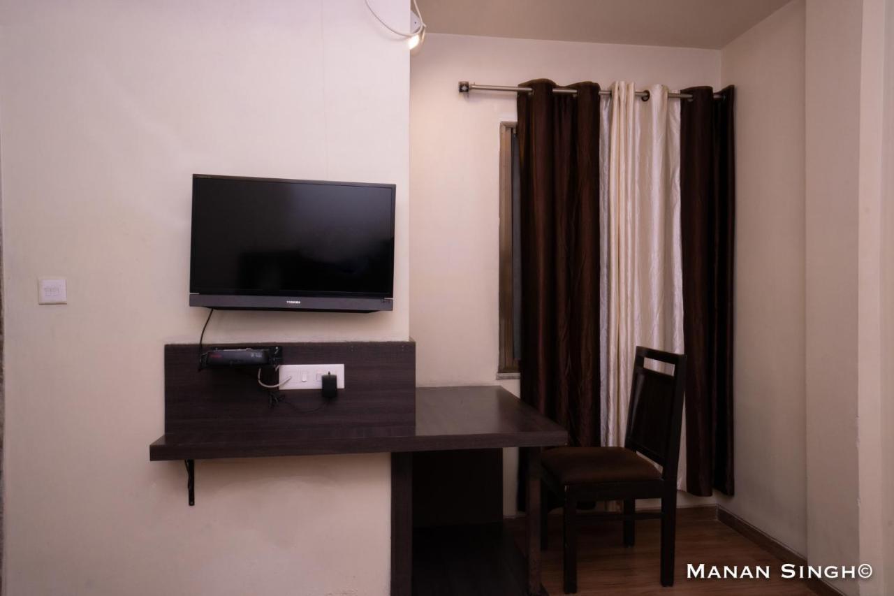 ג'אבלפור Hotel Samrat מראה חיצוני תמונה