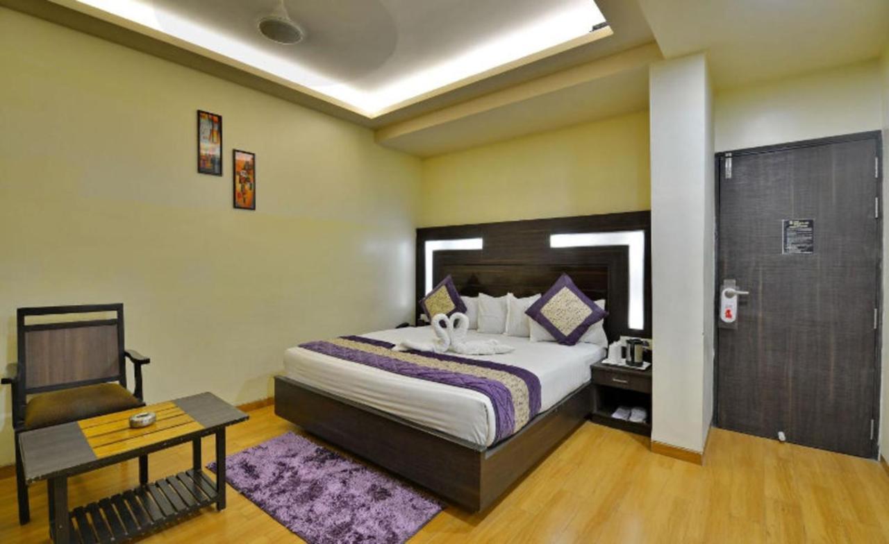 ג'אבלפור Hotel Samrat מראה חיצוני תמונה