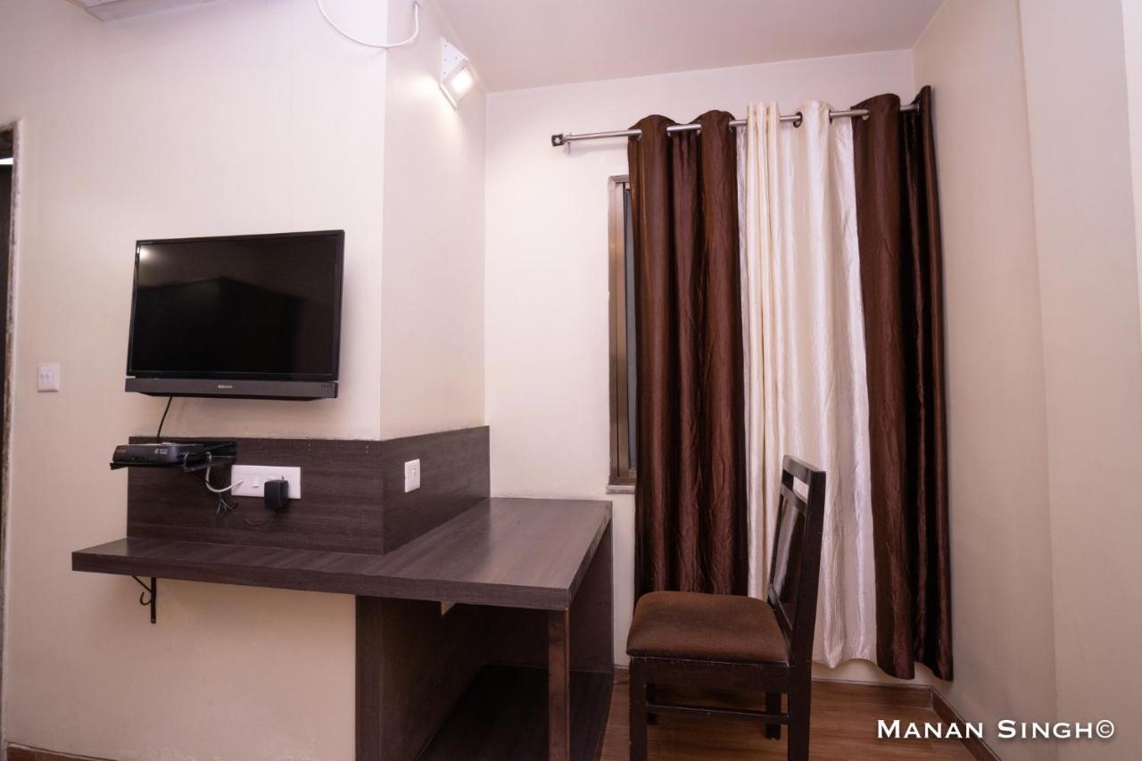 ג'אבלפור Hotel Samrat מראה חיצוני תמונה