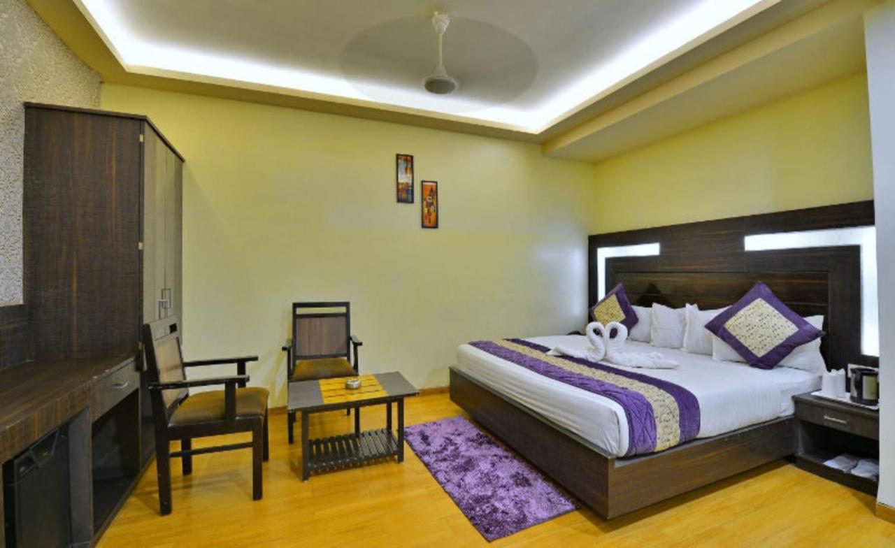 ג'אבלפור Hotel Samrat מראה חיצוני תמונה
