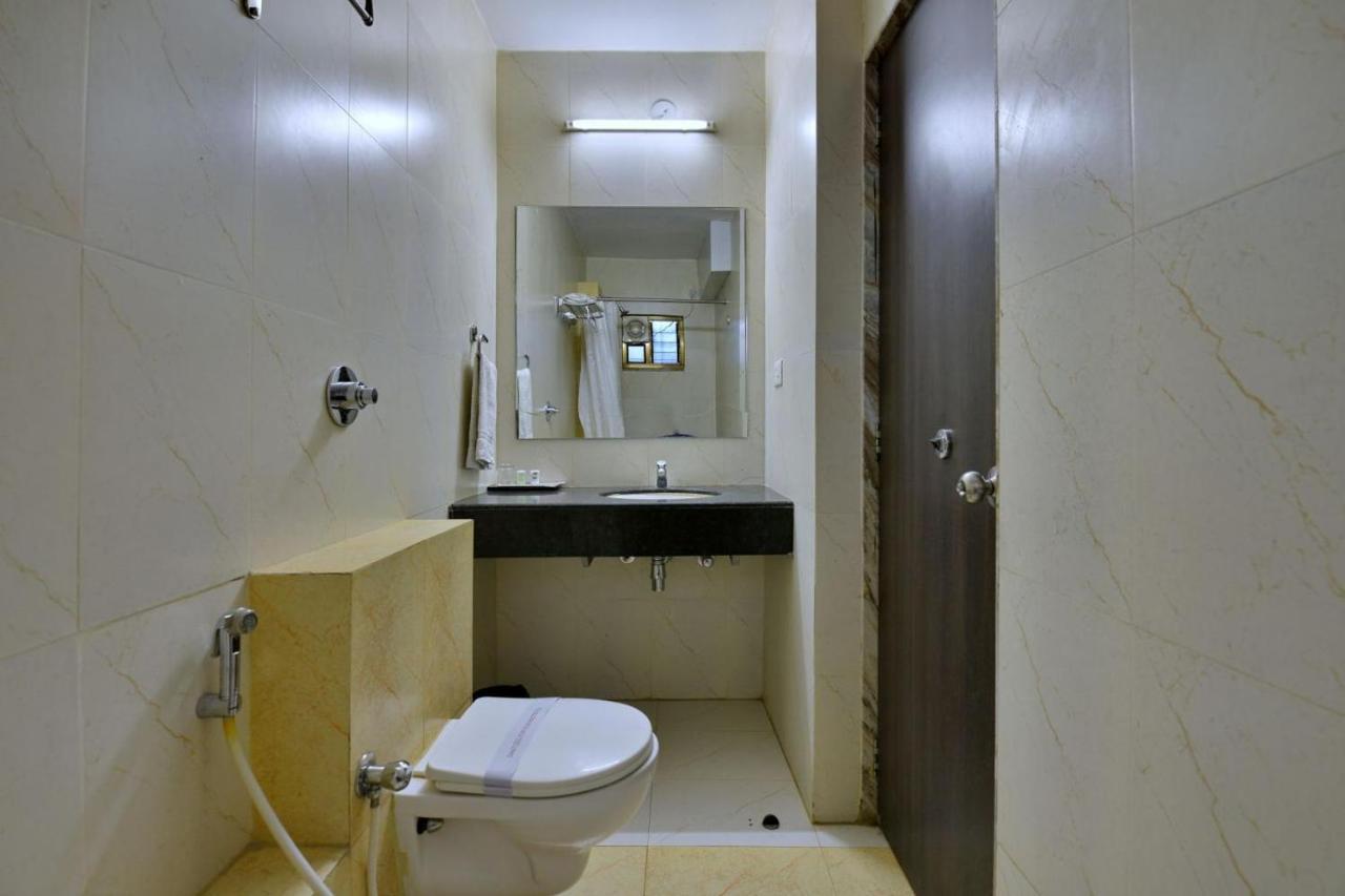 ג'אבלפור Hotel Samrat מראה חיצוני תמונה