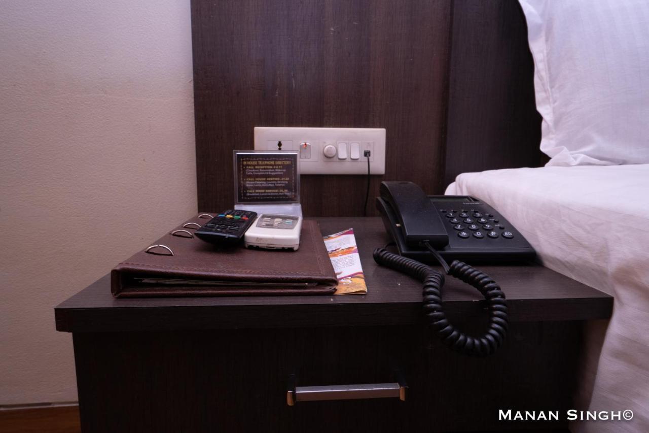 ג'אבלפור Hotel Samrat מראה חיצוני תמונה